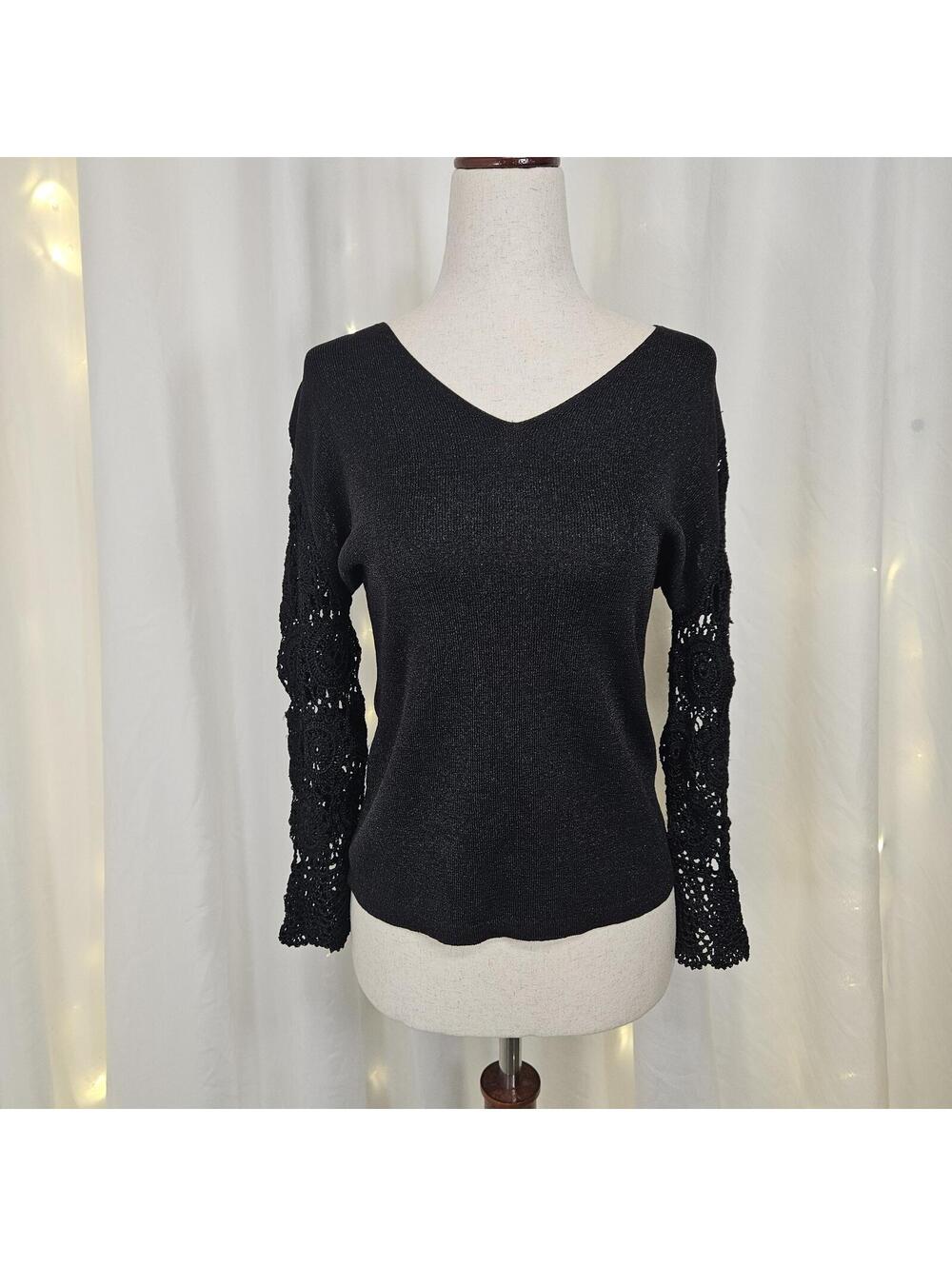 90s Vintage Joseph A black crotchet sleeve top size m